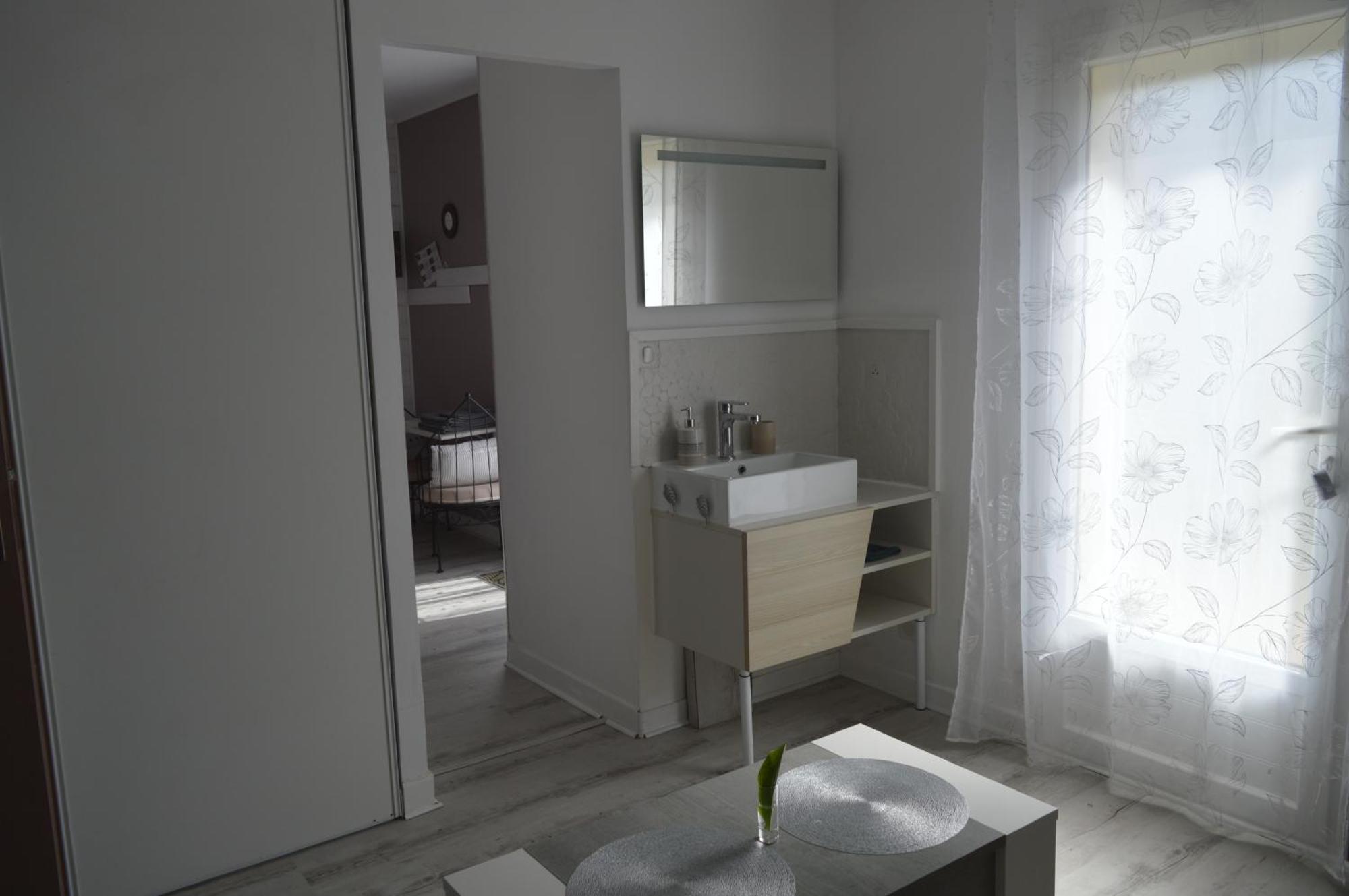 Au Coeur Du Bien Etre, Chambre D'Hotes Avec Piscine Chauffee Et Couverte, Spa, Sauna, Massages Monteaux Buitenkant foto