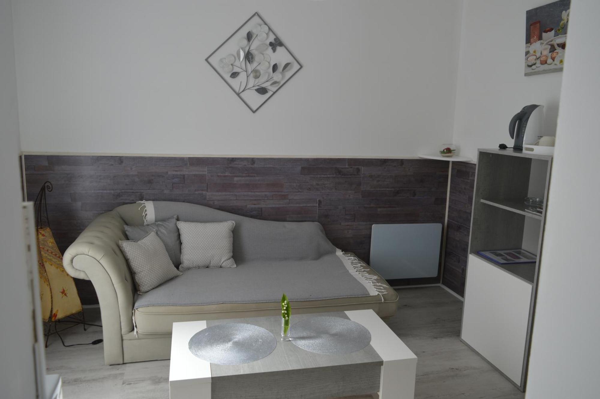 Au Coeur Du Bien Etre, Chambre D'Hotes Avec Piscine Chauffee Et Couverte, Spa, Sauna, Massages Monteaux Buitenkant foto